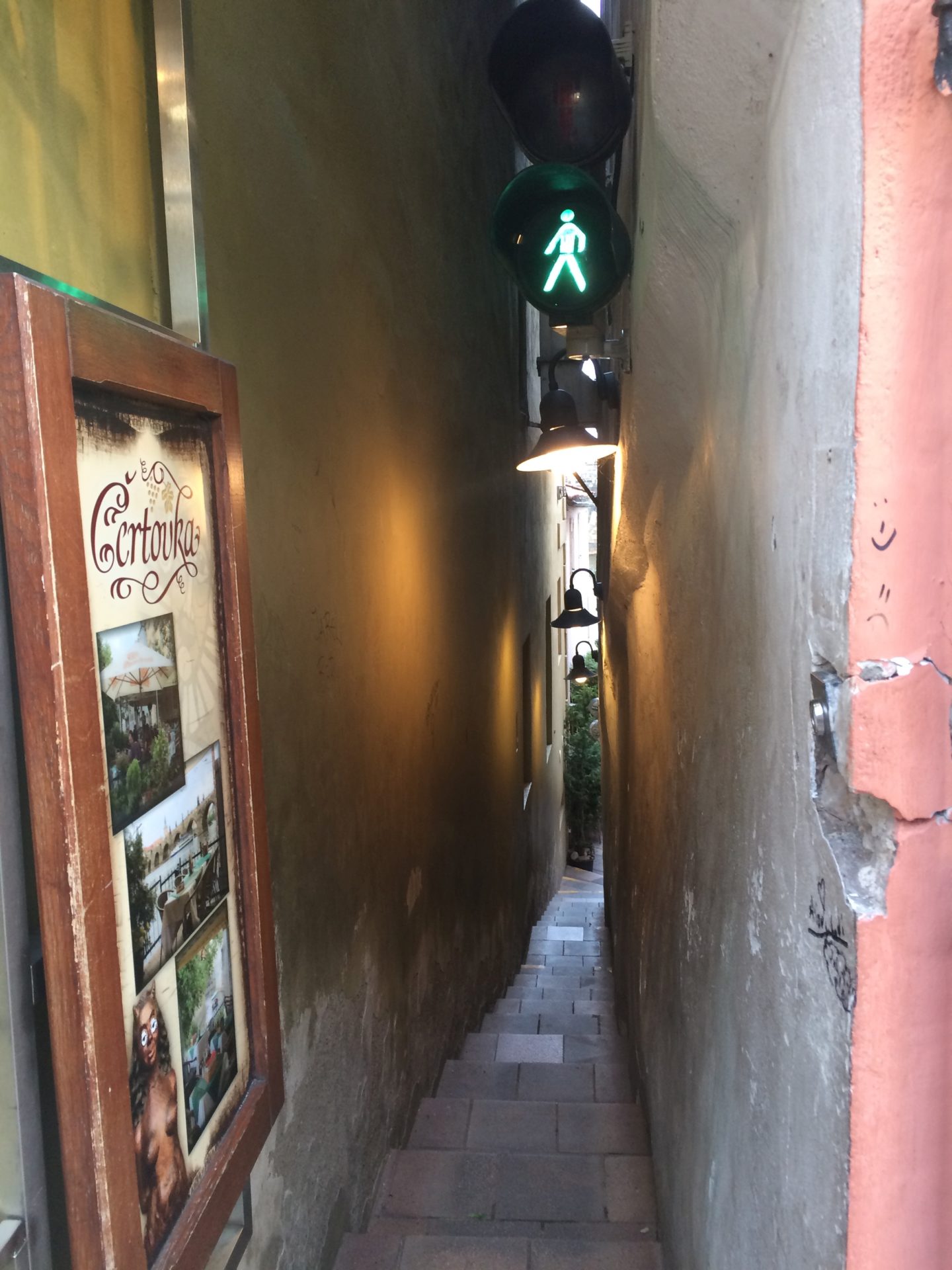 The shortest and narrowest street